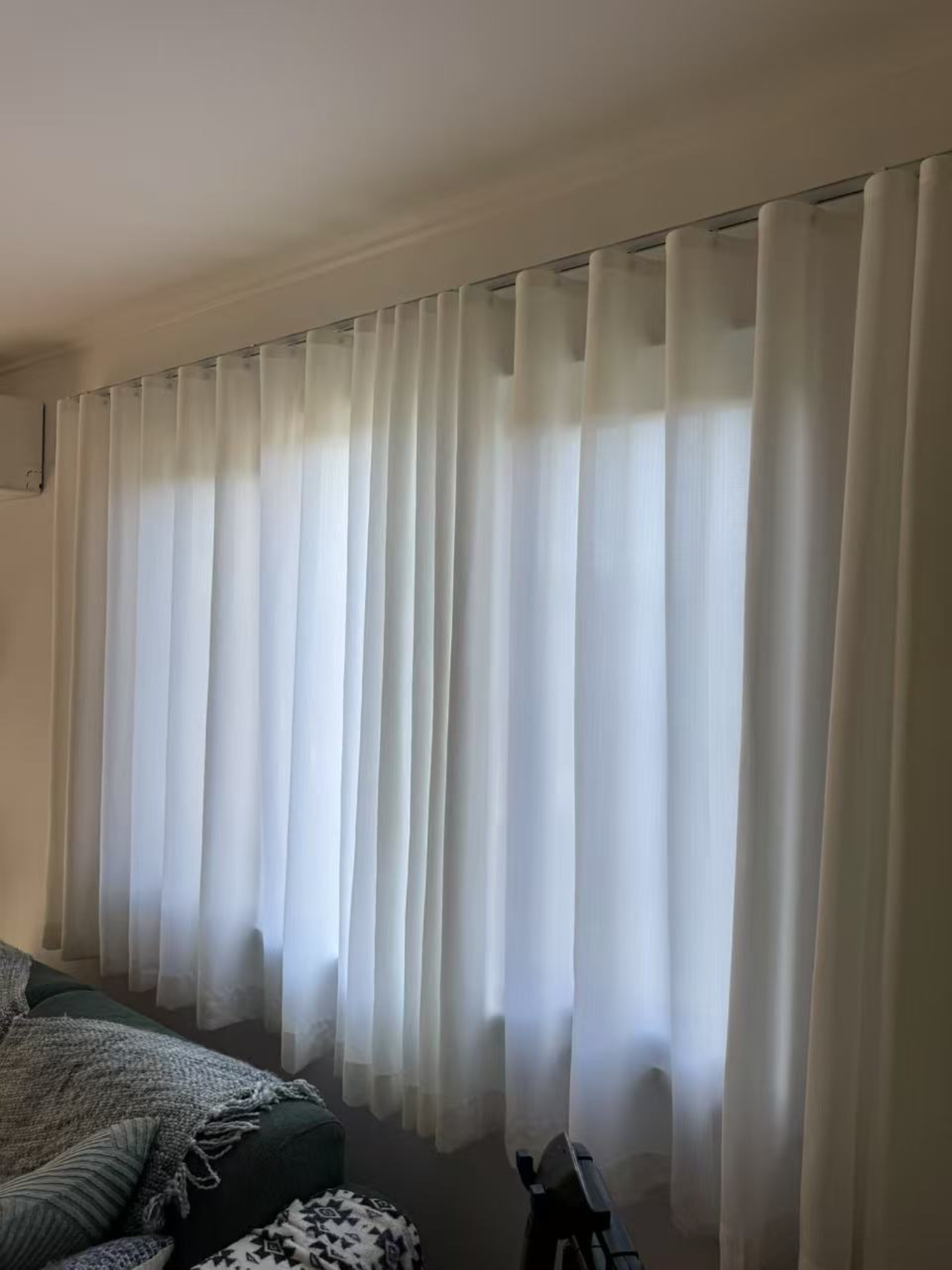 S-fold privacy sheer using side mount way installed for living room window