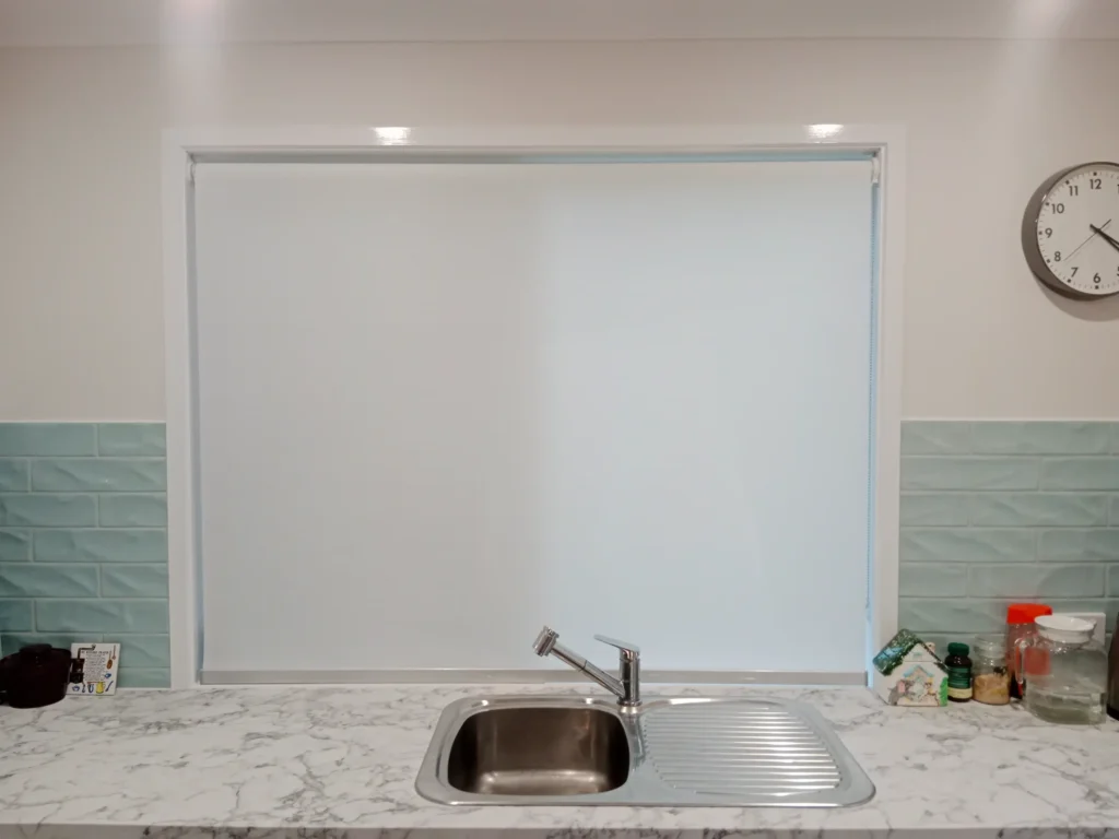 sink light filtering blinds