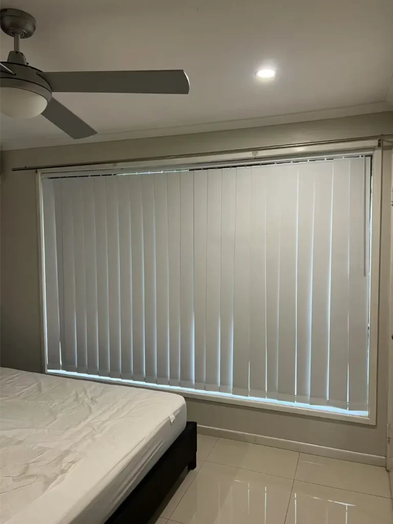 bedroom blinds verticla