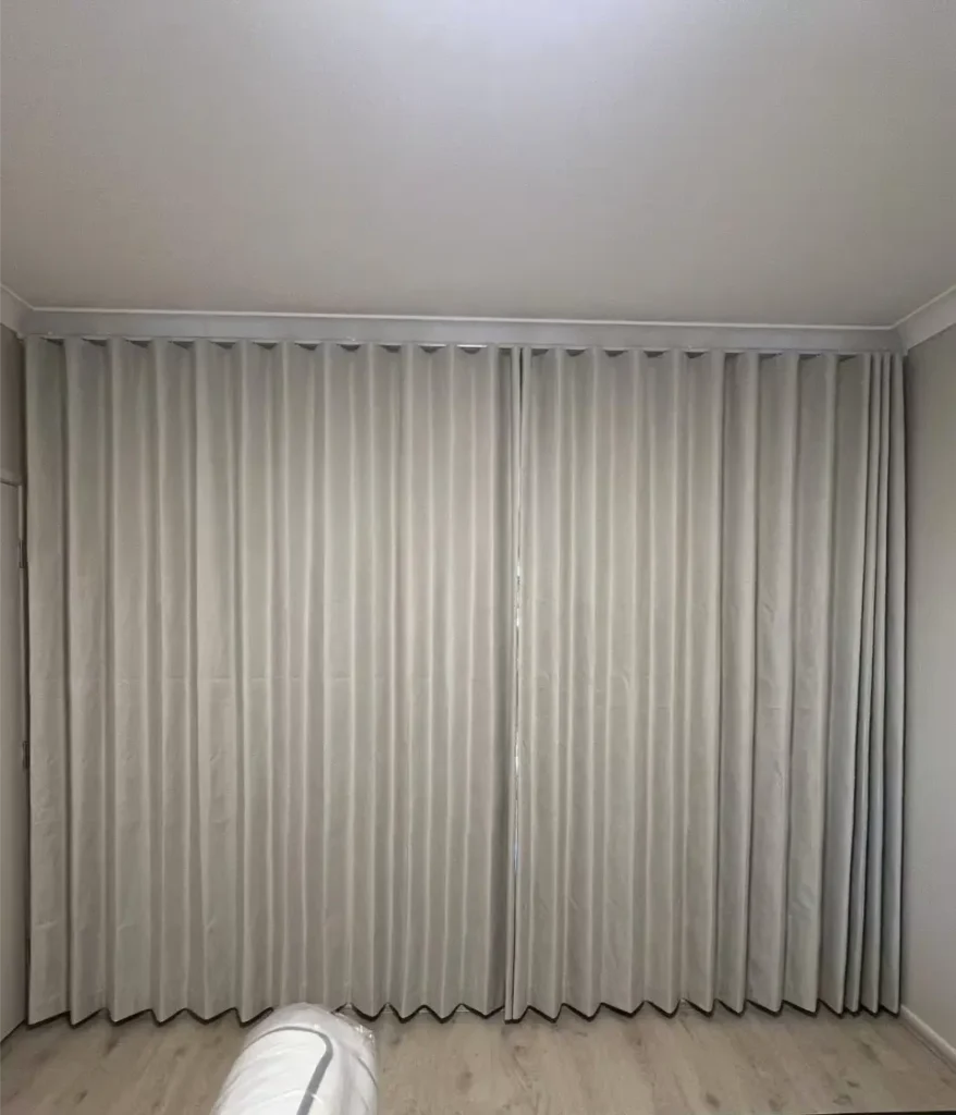 curyain cornice