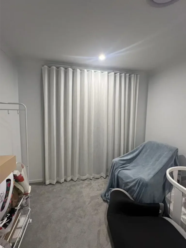 sheer S-fold with curtain pinch living