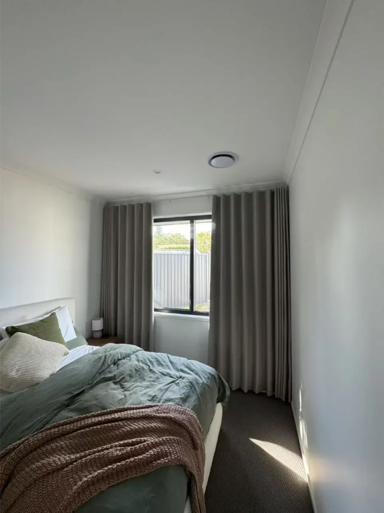 S-fold curtain ceiling mount